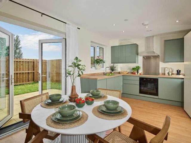 House for sale in Woodfieldside, Croespenmaen