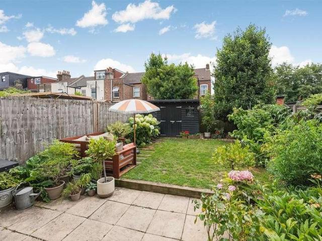 House for sale in London Borough of Merton, Collier's Wood