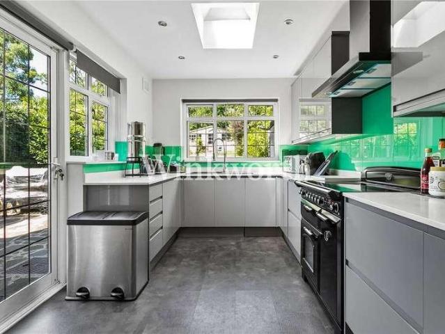 House for sale in New Southgate, Greater London