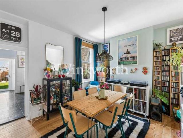 House for sale in Greater London