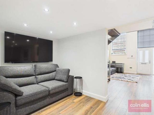 House for sale in Falsgrave, Kepwick