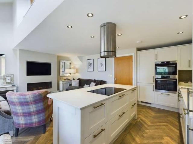 House for sale in Cowan Bridge, Bare