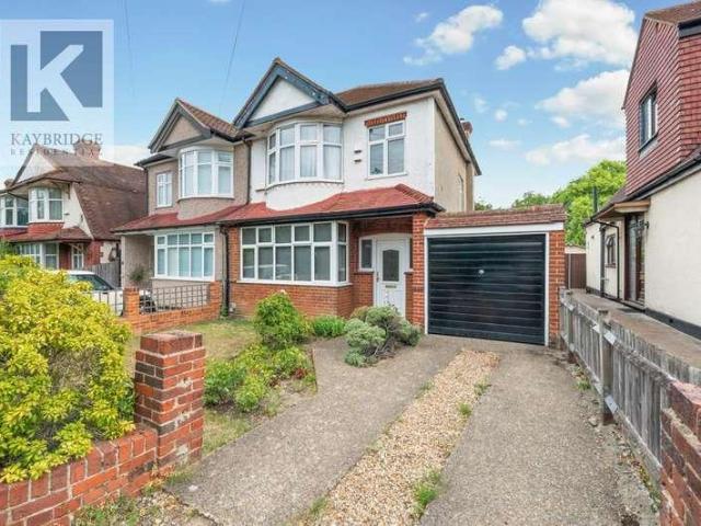 House for sale in Stoneleigh, Ewell