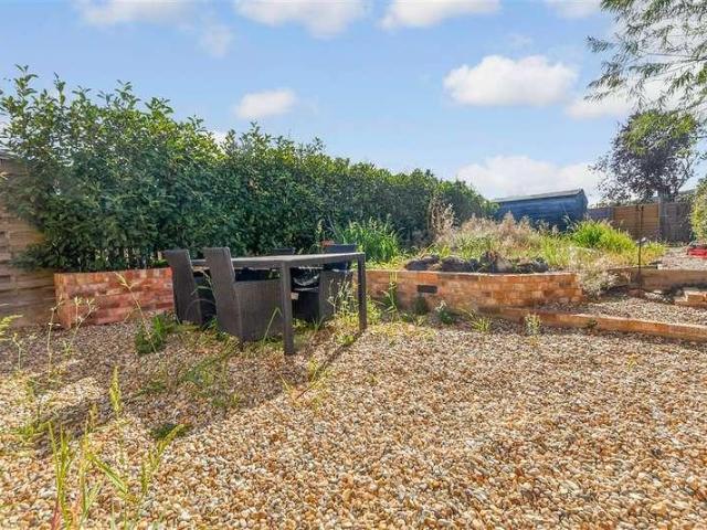 House for sale in Willesborough, Bridgefield