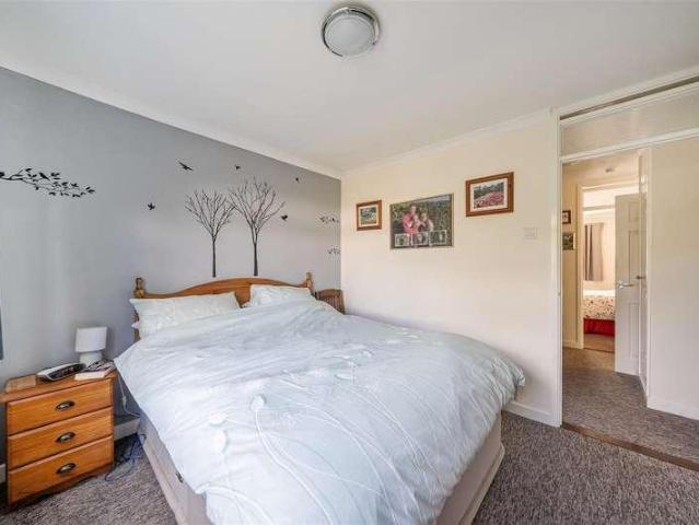 House for sale in Emmer Green, Reading