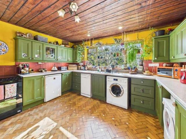 House for sale in Cynheidre, Wales
