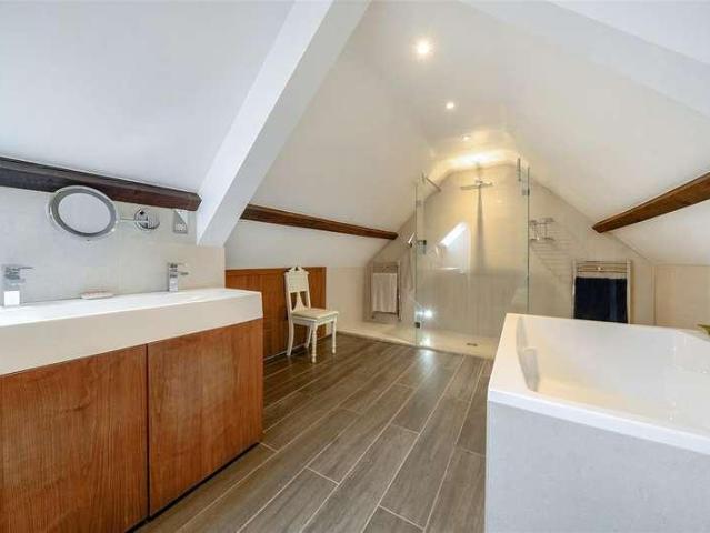 House for sale in Cow Roast, Pouchen End