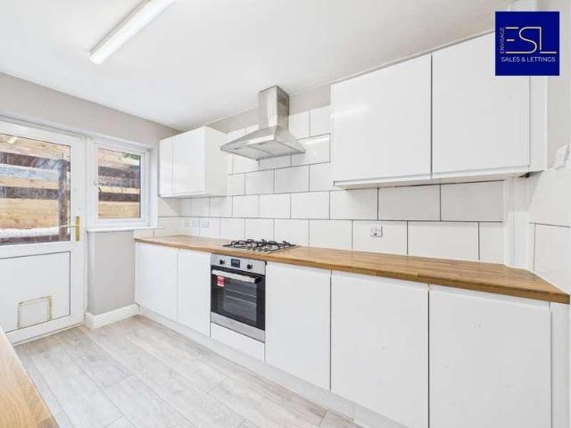 House for sale in Hartshill CP, Gun Hill