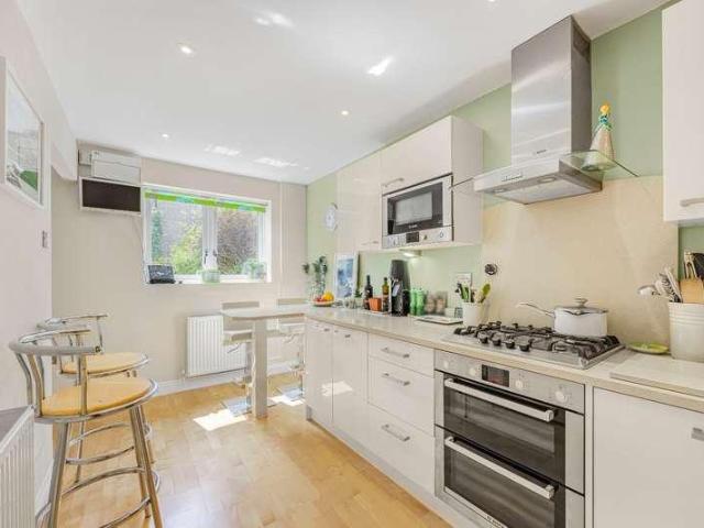 House for sale in Thrupp, School House