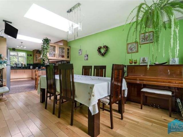 House for sale in West Finchley, Greater London