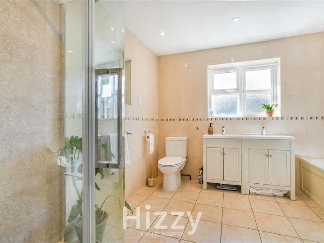 House for sale in Chelmondiston, Suffolk