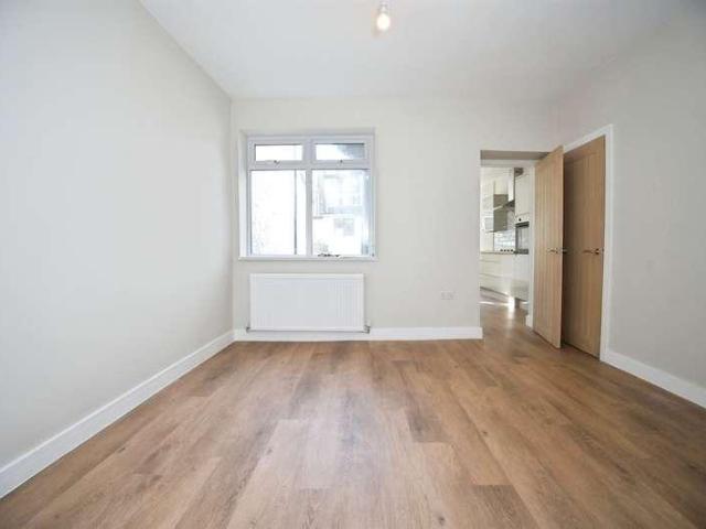 House for sale in Pentre, Ton Pentre