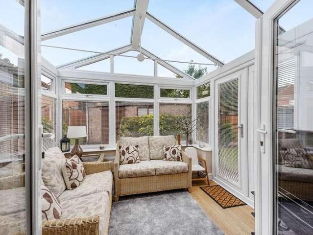 House for sale in Widnes, Upton