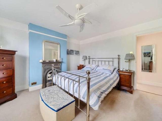 House for sale in Dormansland, Tandridge