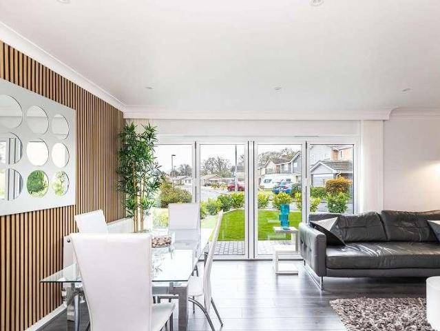 House for sale in Highcliffe