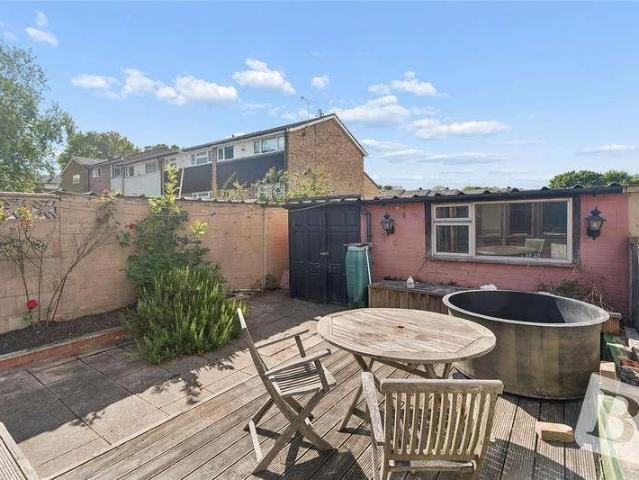 House for sale in Lee Chapel, Essex