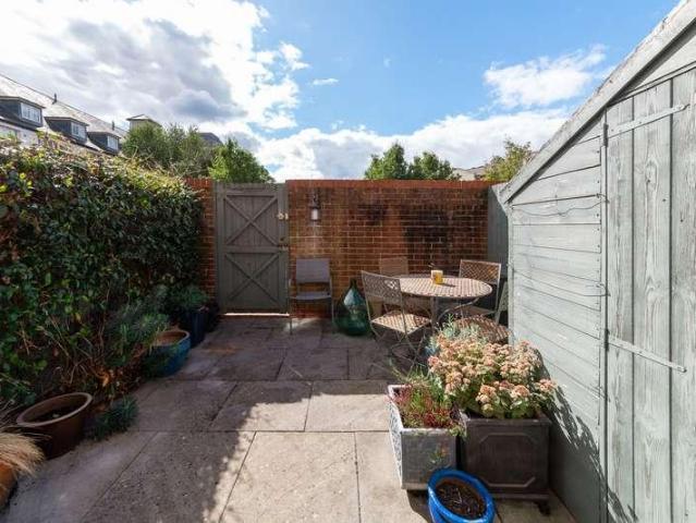 House for sale in Caldecott, Dromore
