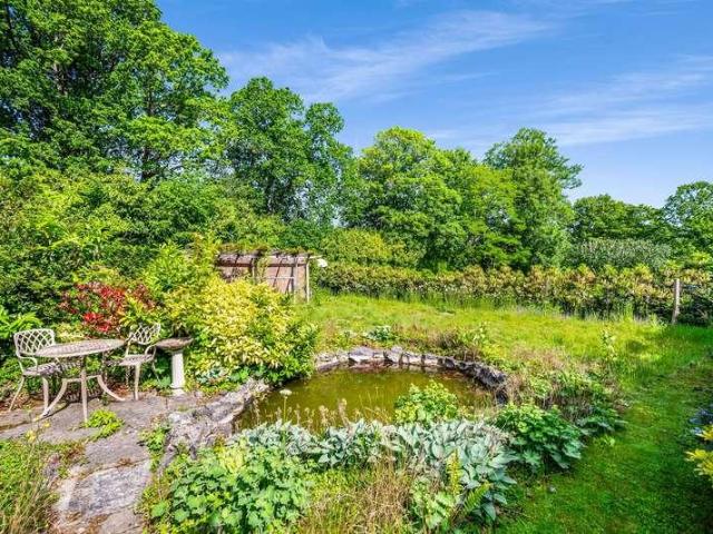 House for sale in Ashplats, Perryfields