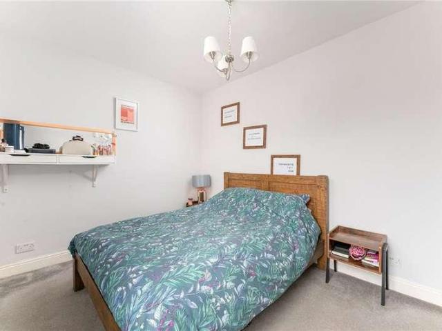 House for sale in Gildersome, West Yorkshire