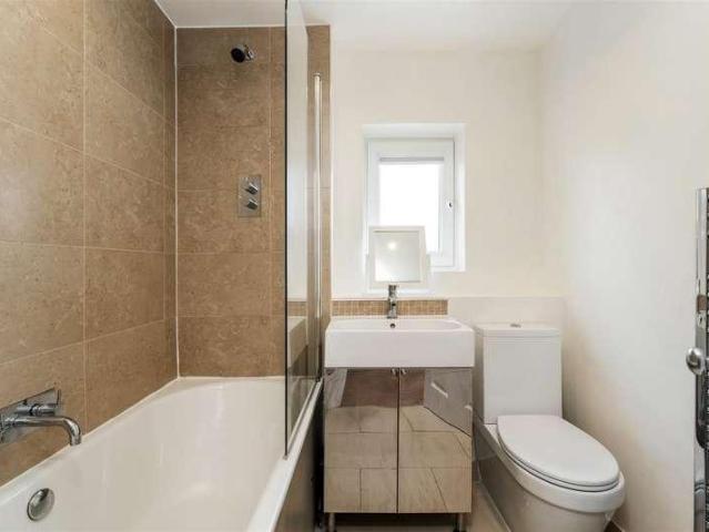 House for sale in Snaresbrook, Greater London