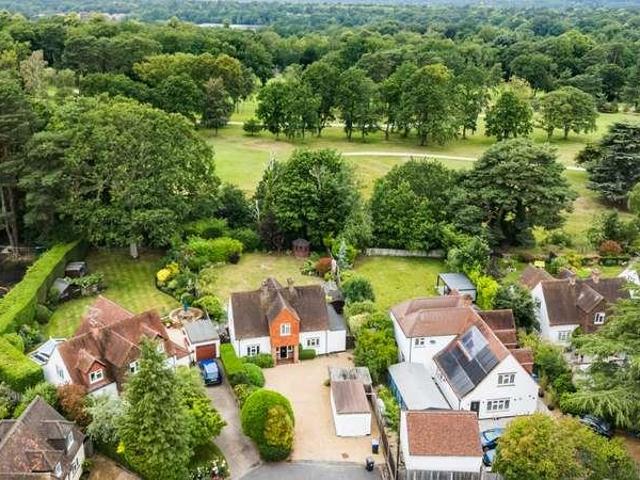 House for sale in Sheerwater, Woking