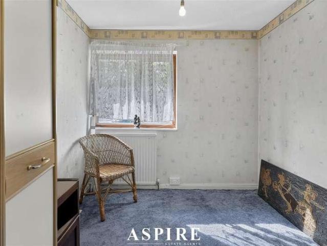 House for sale in Lee Chapel, Essex