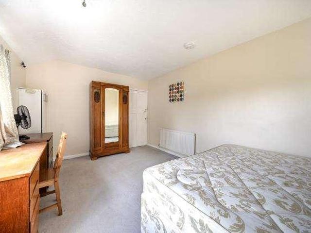 House for sale in Dee Park, Reading