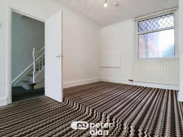 House for sale in Plasnewydd, Falcon Lodge