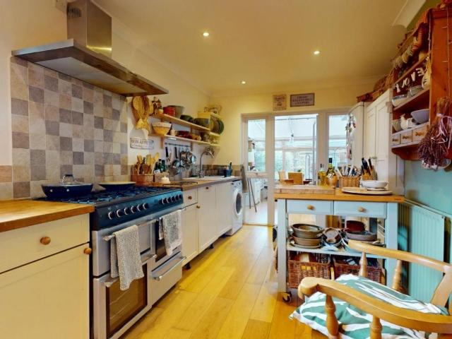 House for sale in Westcourt, Hamerton