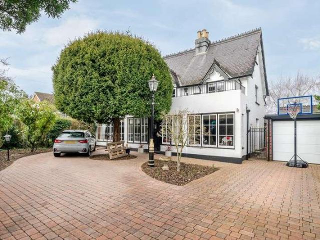 House for sale in Ruislip, London Borough of Hillingdon