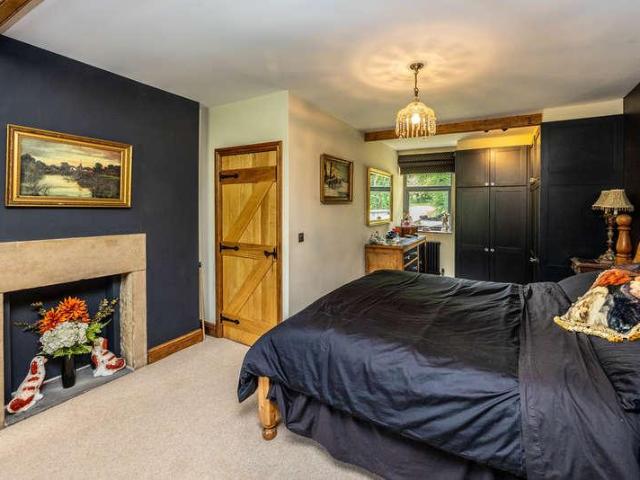 House for sale in Halifax, Midgley