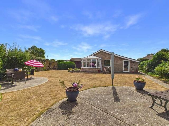 House for sale in Upton, Acol