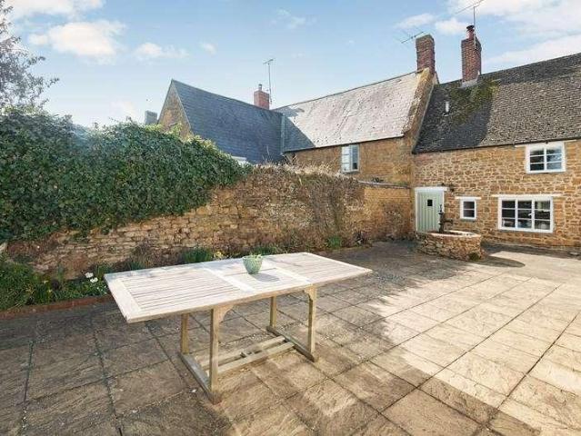 House for sale in Evershot, Oxfordshire