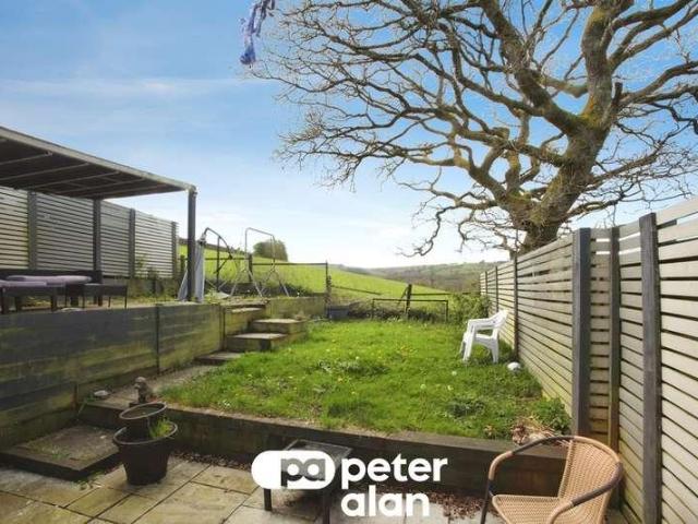House for sale in Maesycwmmer, Wales