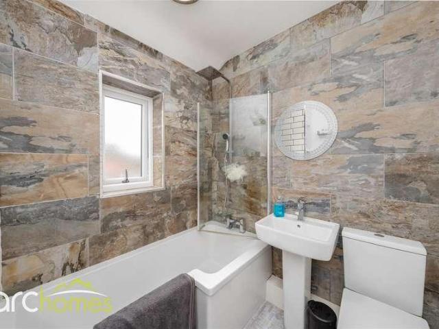 House for sale in Leigh, Bedford