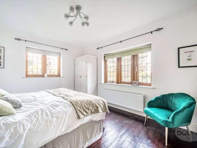 House for sale in Lower Bourne, Waverley