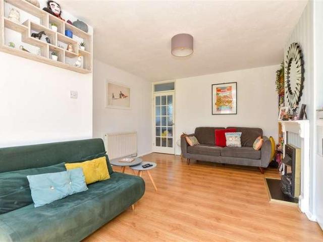 House for sale in Elm Park, Greater London