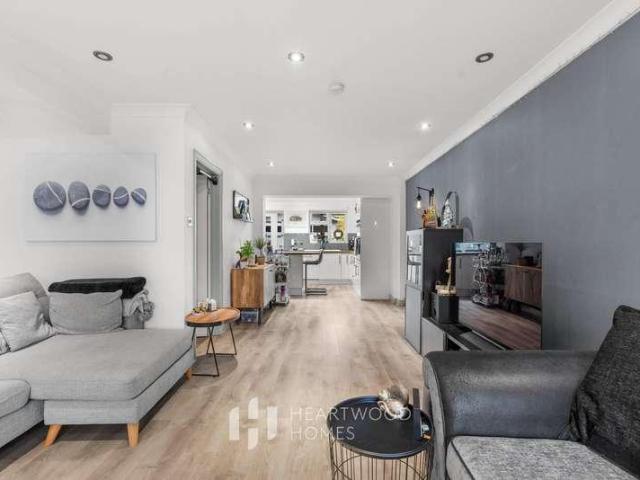 House for sale in Five Acres, Hertfordshire