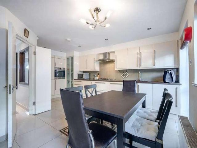 House for sale in Maida Hill, Greater London