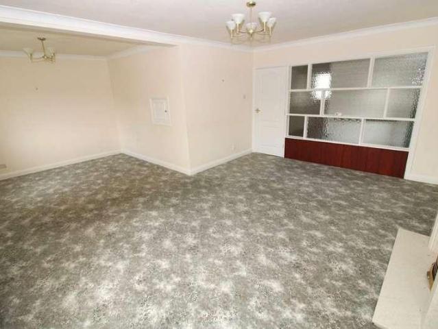 House for sale in Pogmoor, South Yorkshire