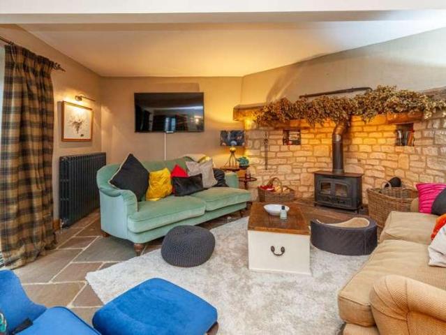 House for sale in Evershot, Oxfordshire