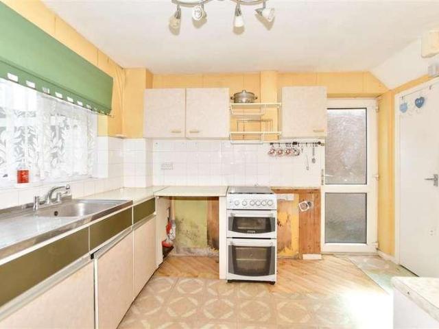 House for sale in Folkestone, Morehall