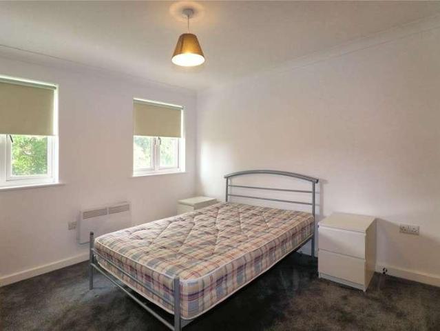 House for sale in Maybury Estate, Woking