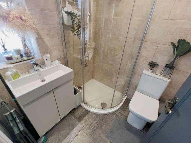 House for sale in Redbridge