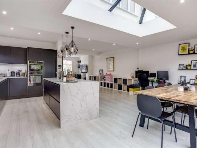 House for sale in Bushey, Bushey Heath