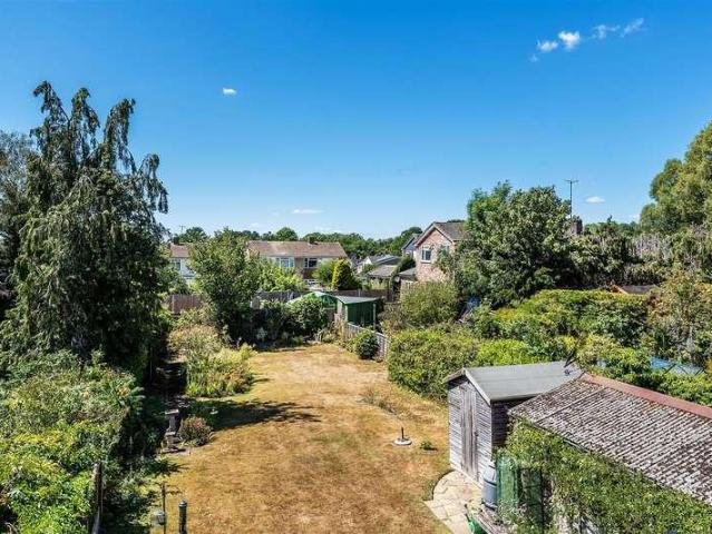 House for sale in Oxted, Hillview