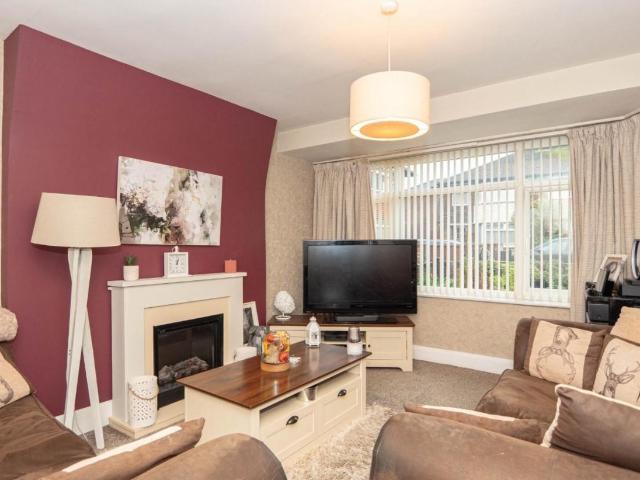 House for sale in Farsley, West Yorkshire