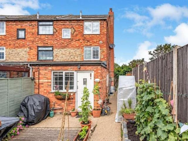 House for sale in Steeple Claydon, Buckinghamshire