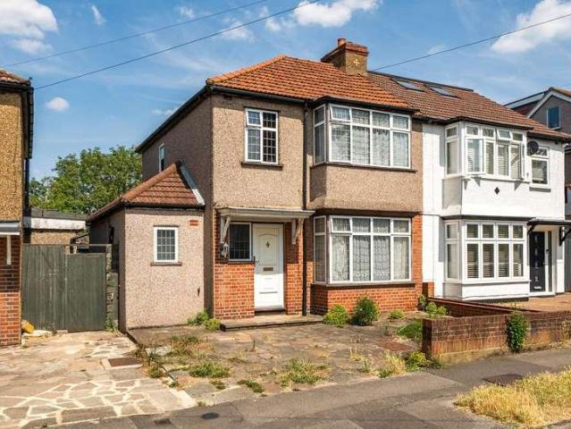 House for sale in Worcester Park, Greater London