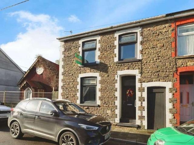 House for sale in Tonyrefail, Coedely